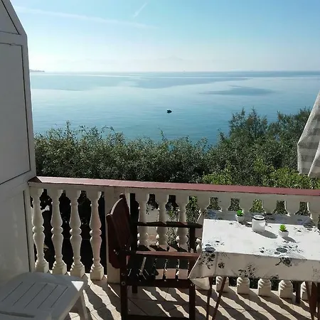 Lara Zadar